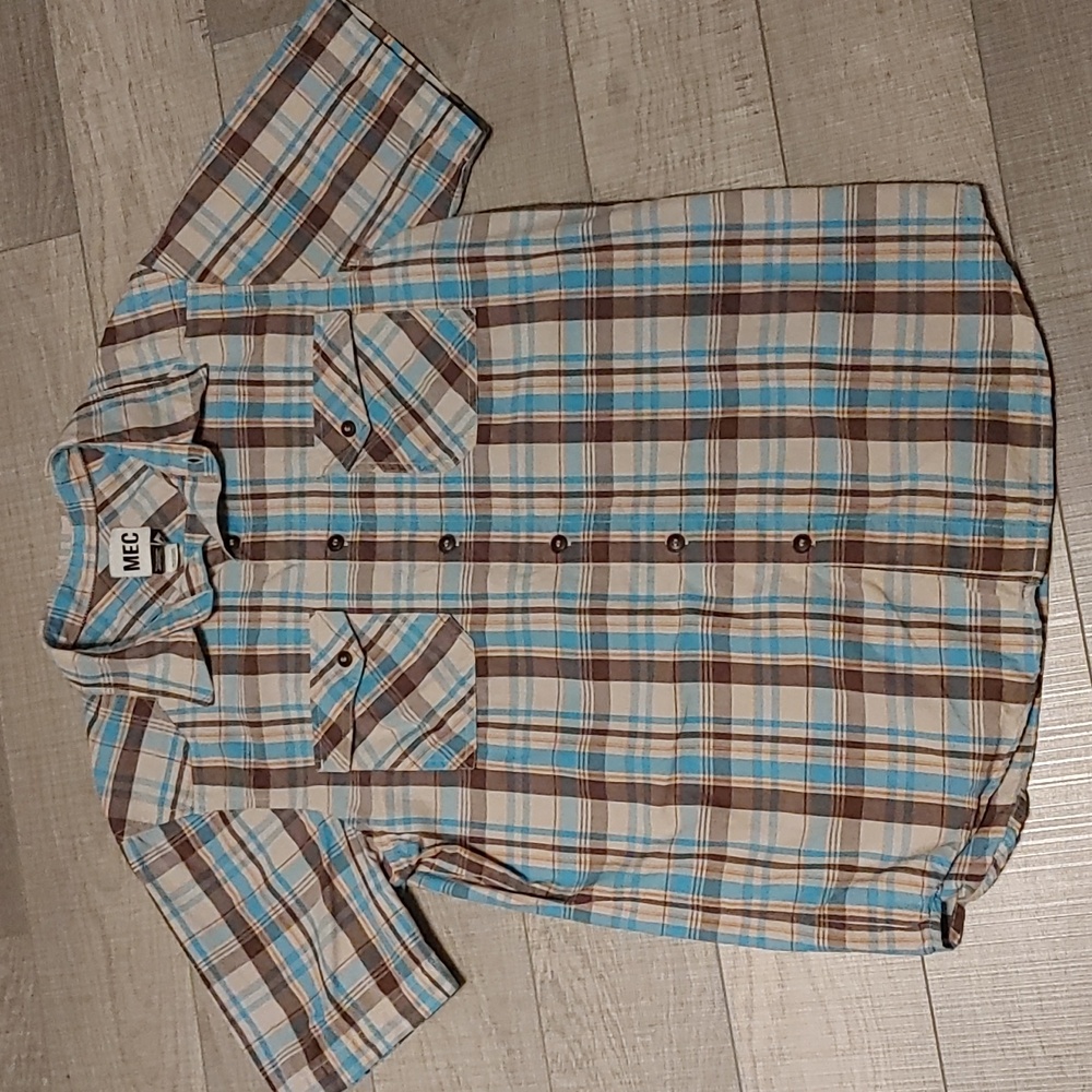 Men's US M MEC Cotton Blue, Tan and Brown Checkered Hiking Shirt in Relaxed Fit